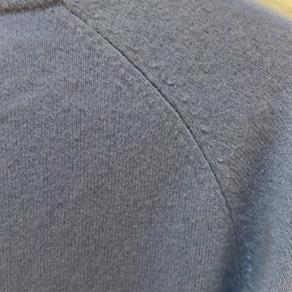 Philosophy 100% Cashmere Light Blue and White London Sweater - Picture 3 of 7